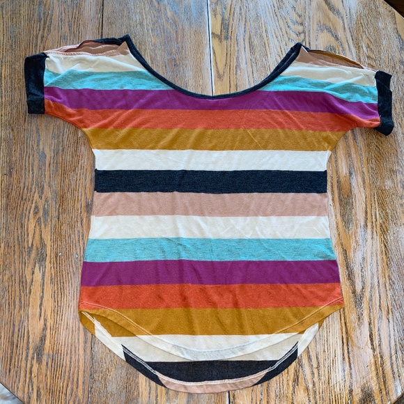 Alternative Tops - ALTERNATIVE scoop neck/split shoulder striped knit